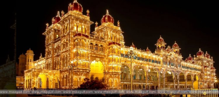 Mysore’s Grand Dussehra Festivities Bring Torchlight Parades, Lit Palaces